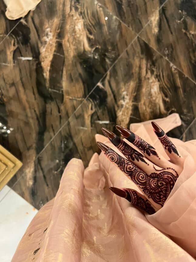 Signature Solid Shade press on nails - Image 2